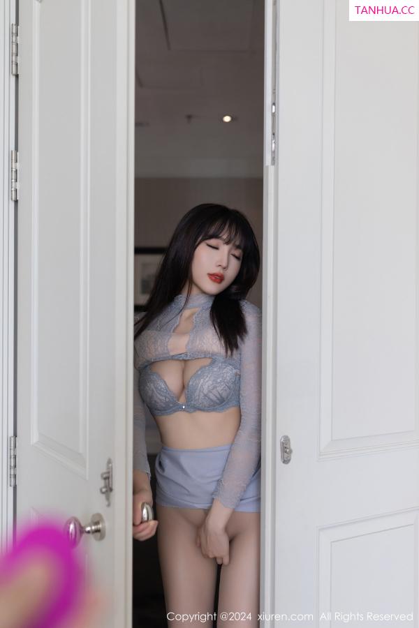 陆萱萱  [XiuRen]高清写真图 2024.08.22 No.9055 陆萱萱 丝袜美腿第36张图片